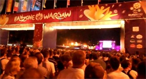 Kibice na meczu Euro2012 Polska - Czechy w Warszawa Fanzone Strefie Kibica w Warszawie